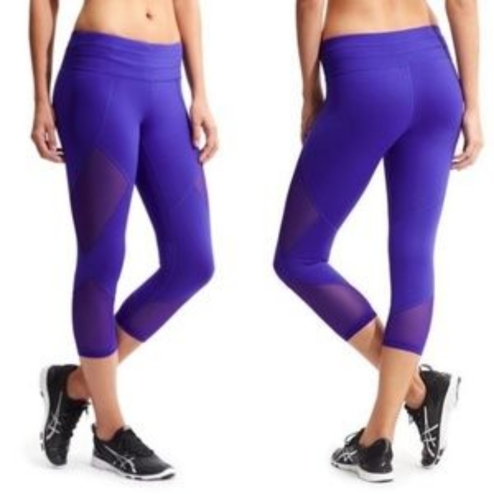 Athleta mesh Sonar Capri Leggings Size Small Purple